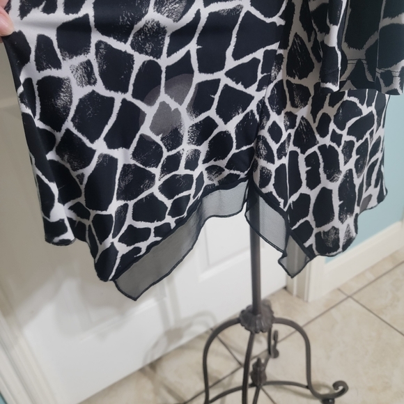Peter Nygard Black & White Animal Print Scoop Neck Top/Tunic  Women's Size 1X - Picture 4 of 6
